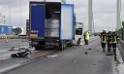 Schwerer LKW VU PKlemm A 4 Rich Olpe auf der Rodenkirchener Bruecke P109